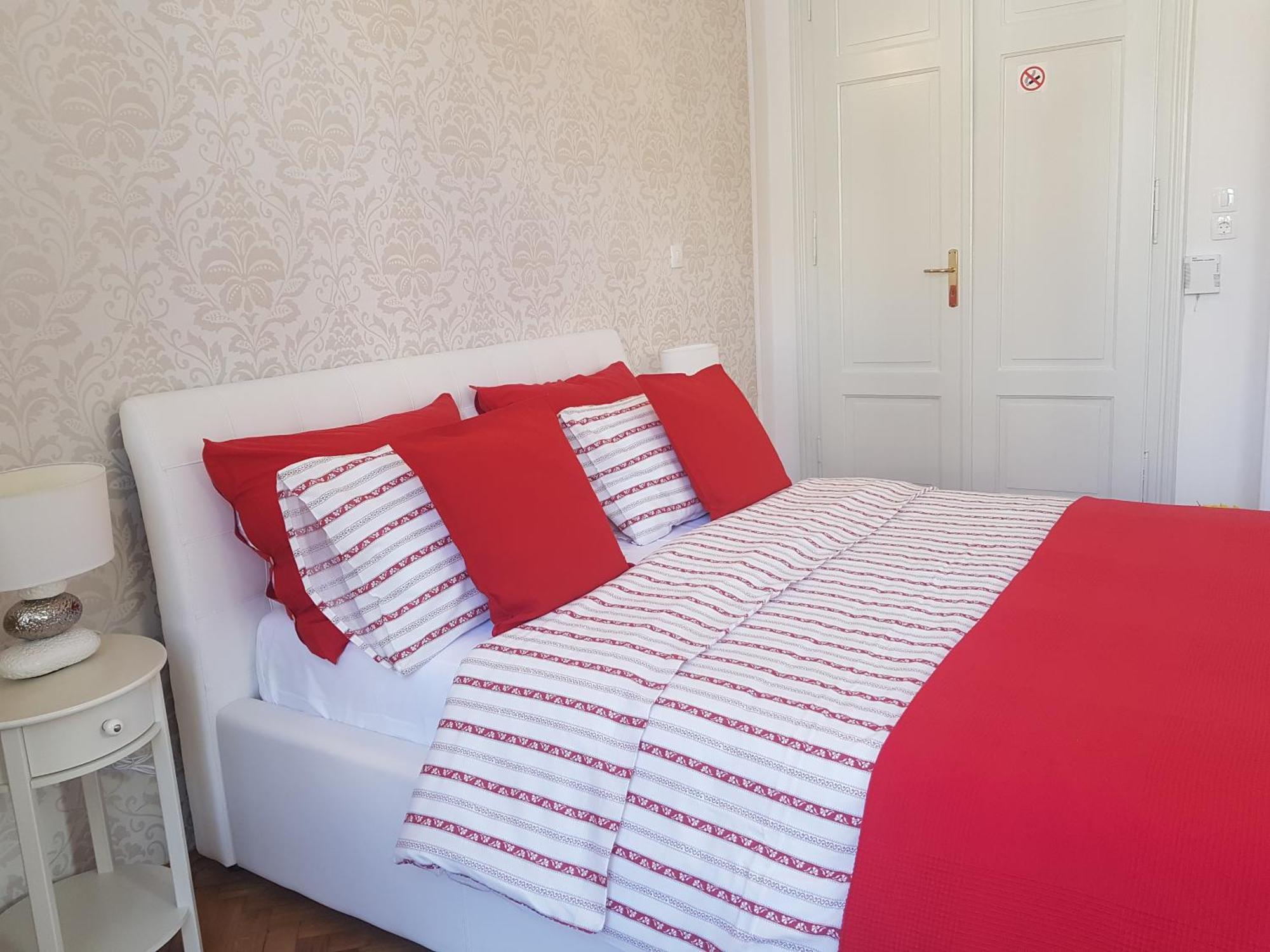 Medea 2 With Private Parking Apartmán *