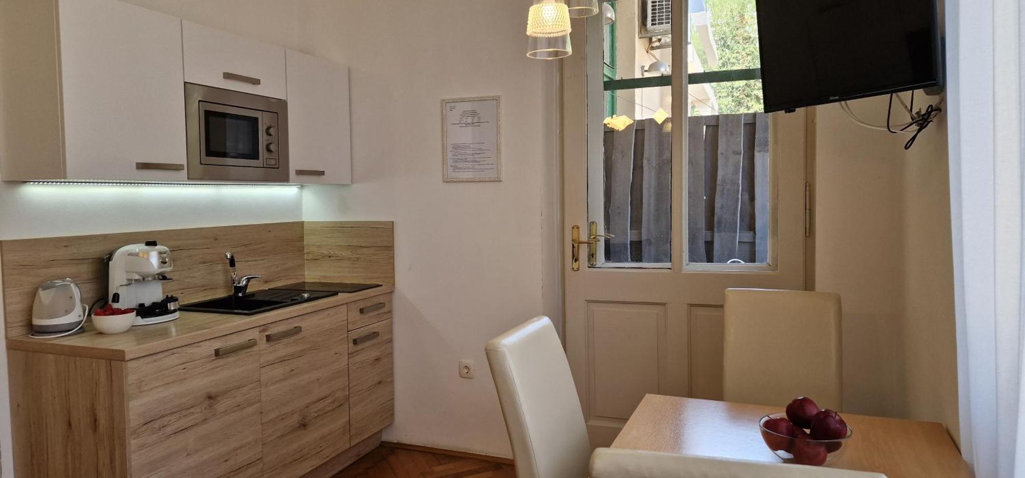 Medea 2 With Private Parking Apartmán *